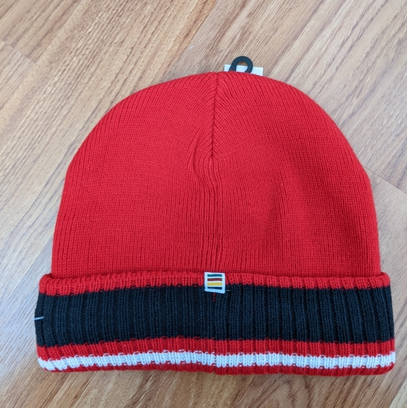 3/$15 Hudson's Bay Canadiana Toque - Picture 4 of 4